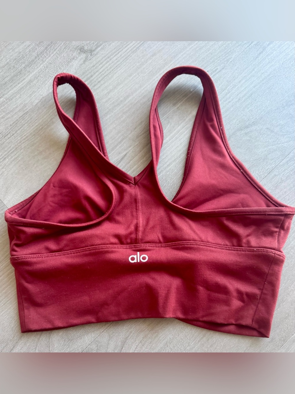 ALO Yoga Wild Thing Burgundy Deep V Ruched Crop Top Sz S 🍷 - Picture 4 of 6